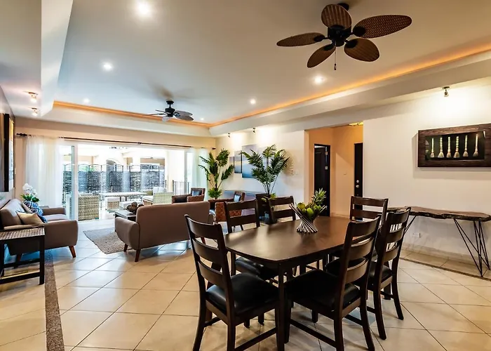 Luxury 3br Appt, Center, 2 Min To Beach, Hi-speed Wifi Apartamento *