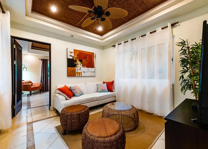 Apartamento Luxury 3br Appt, Center, 2 Min To Beach, Hi-speed Wifi Tamarindo