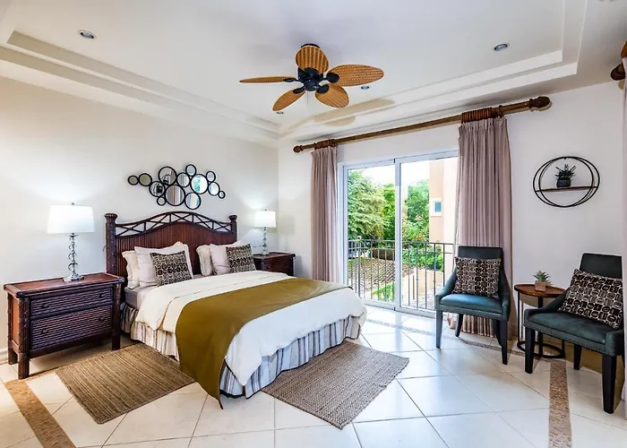 Luxury 3br Appt, Center, 2 Min To Beach, Hi-speed Wifi Apartamento Tamarindo