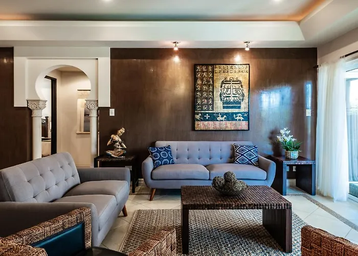 Luxury 3br Appt, Center, 2 Min To Beach, Hi-speed Wifi Apartamento Tamarindo